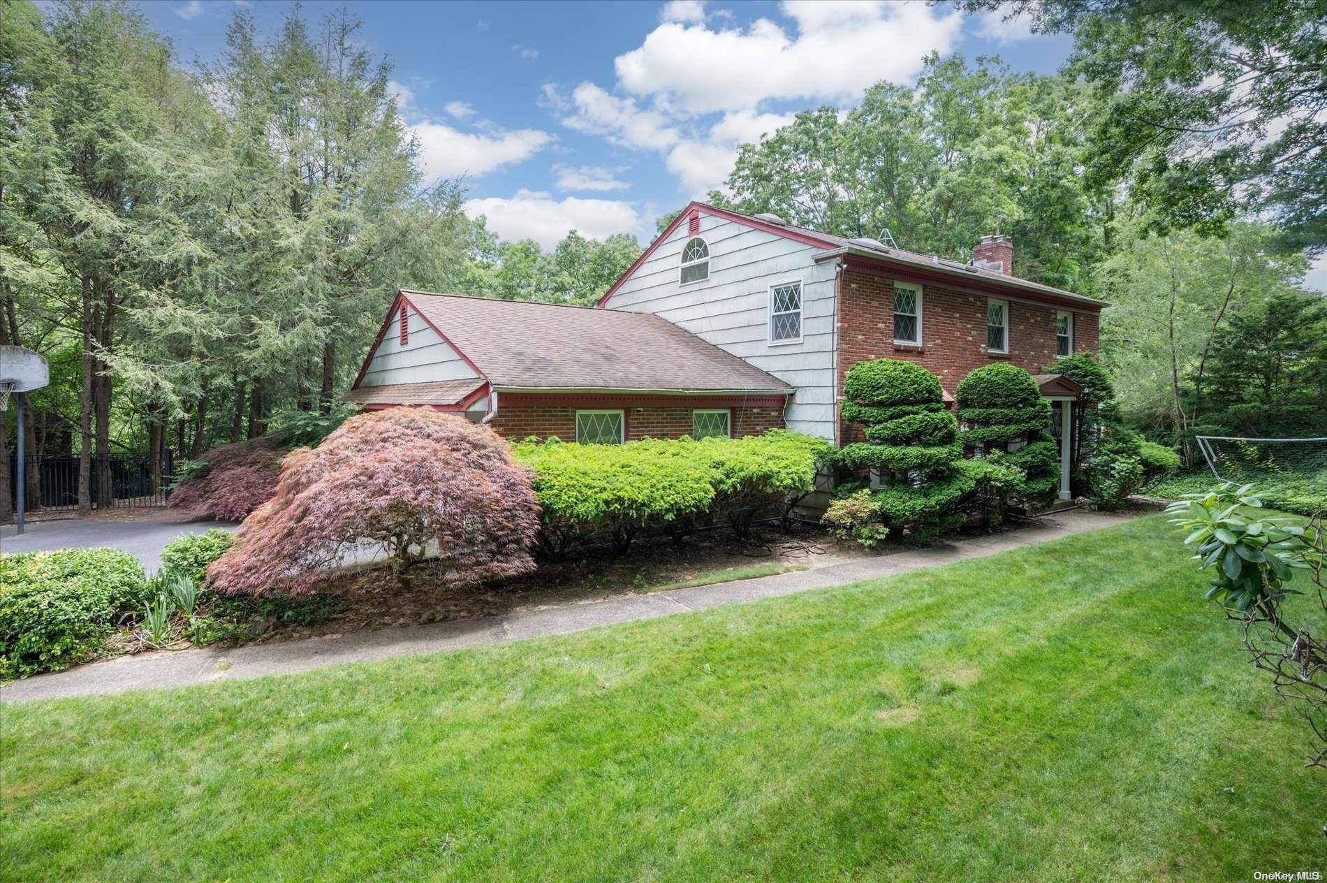 Melville, NY 11747,8 Richbourne LN