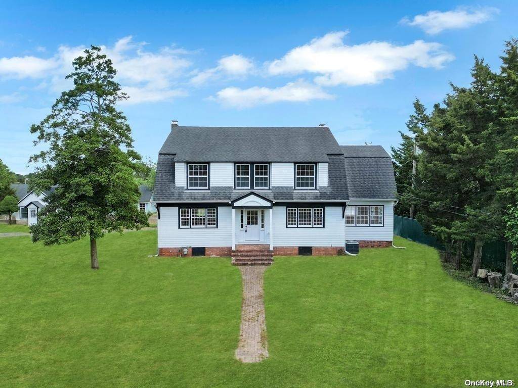Bay Shore, NY 11706,91 S Saxon AVE