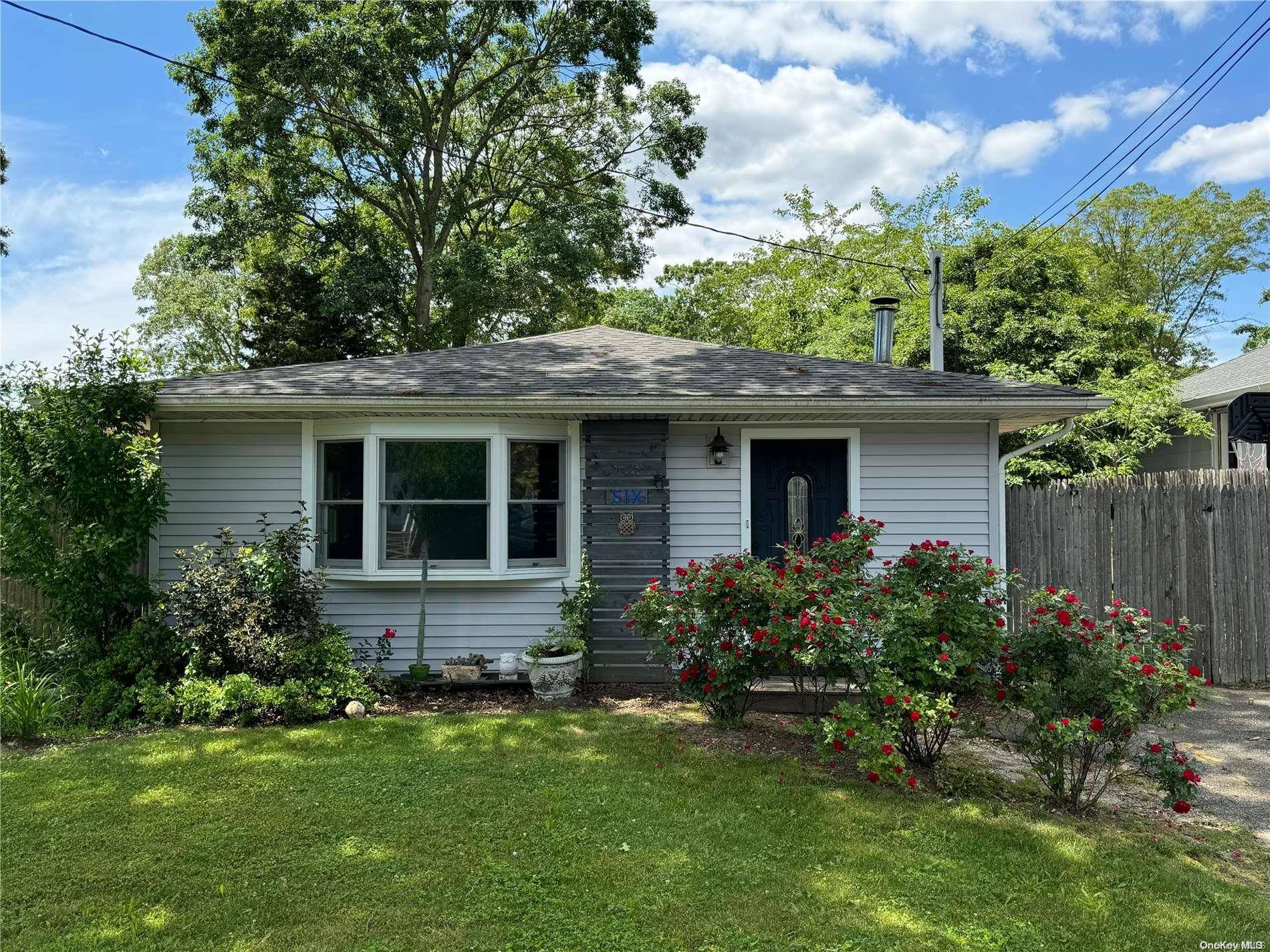 Mastic, NY 11950,6 Bonny DR