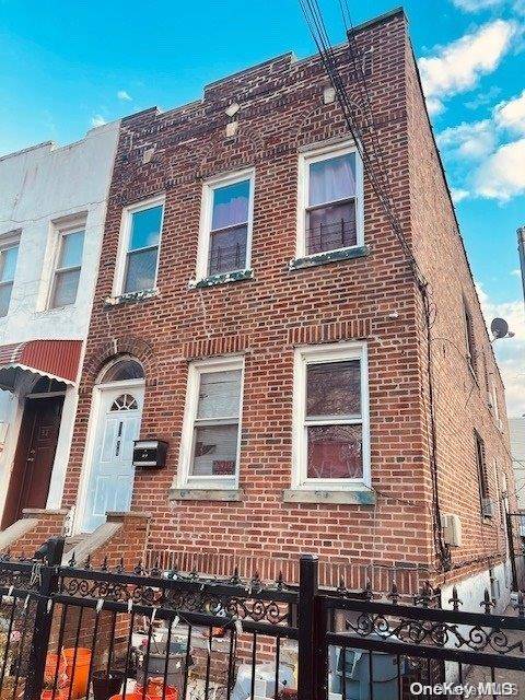 East Elmhurst, NY 11369,97-16 32nd AVE