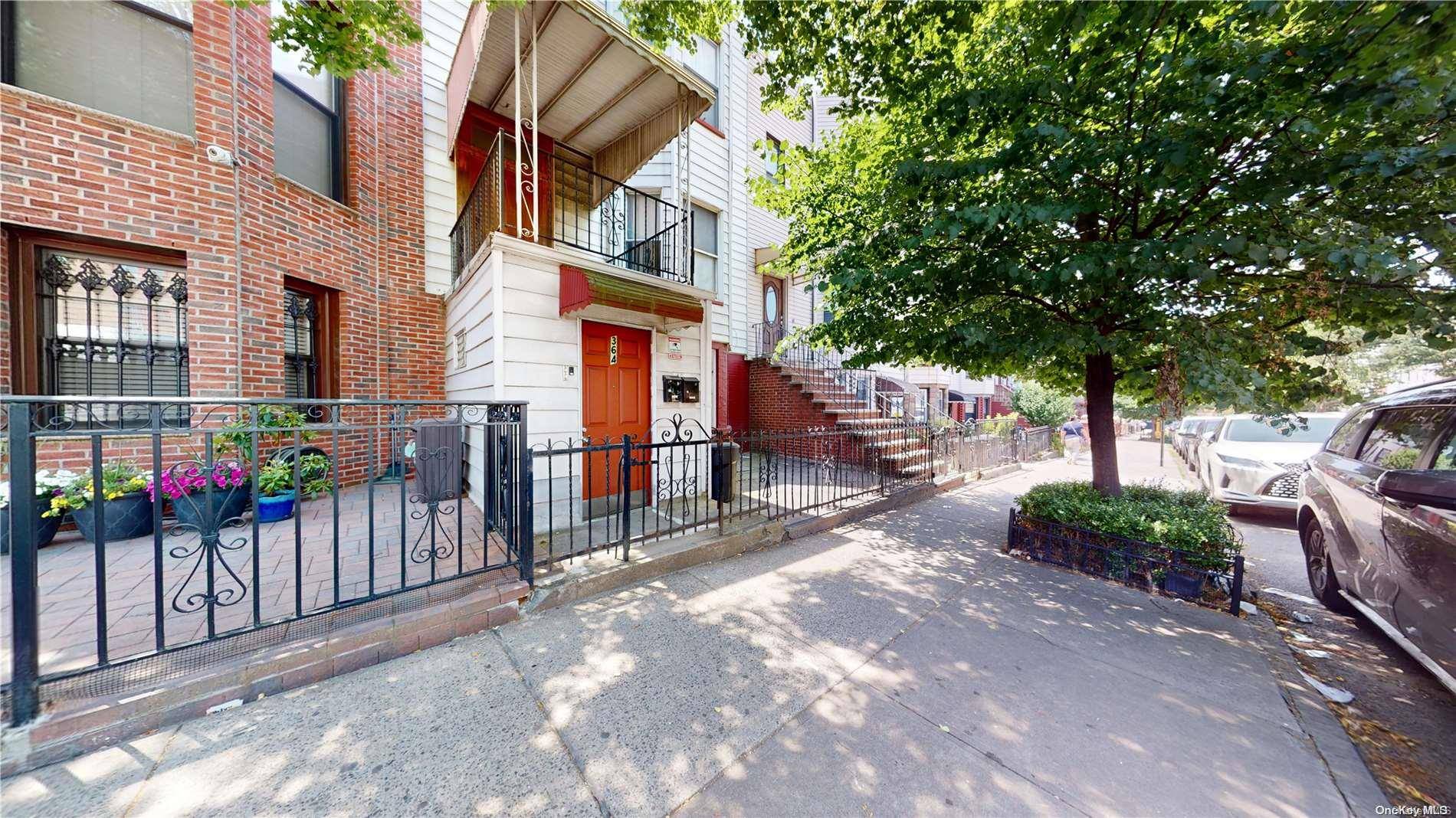 Brooklyn, NY 11220,364 52nd ST