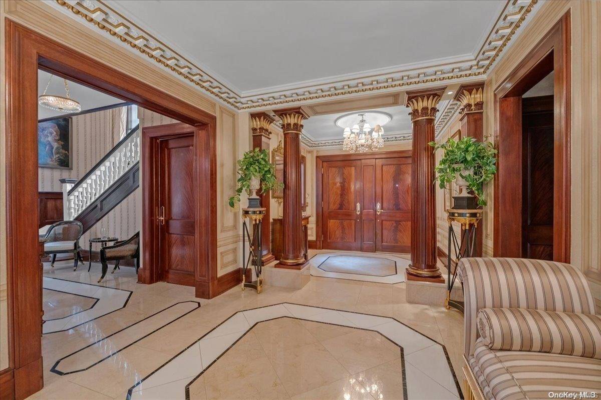 Lawrence, NY 11559,1 Meadow DR