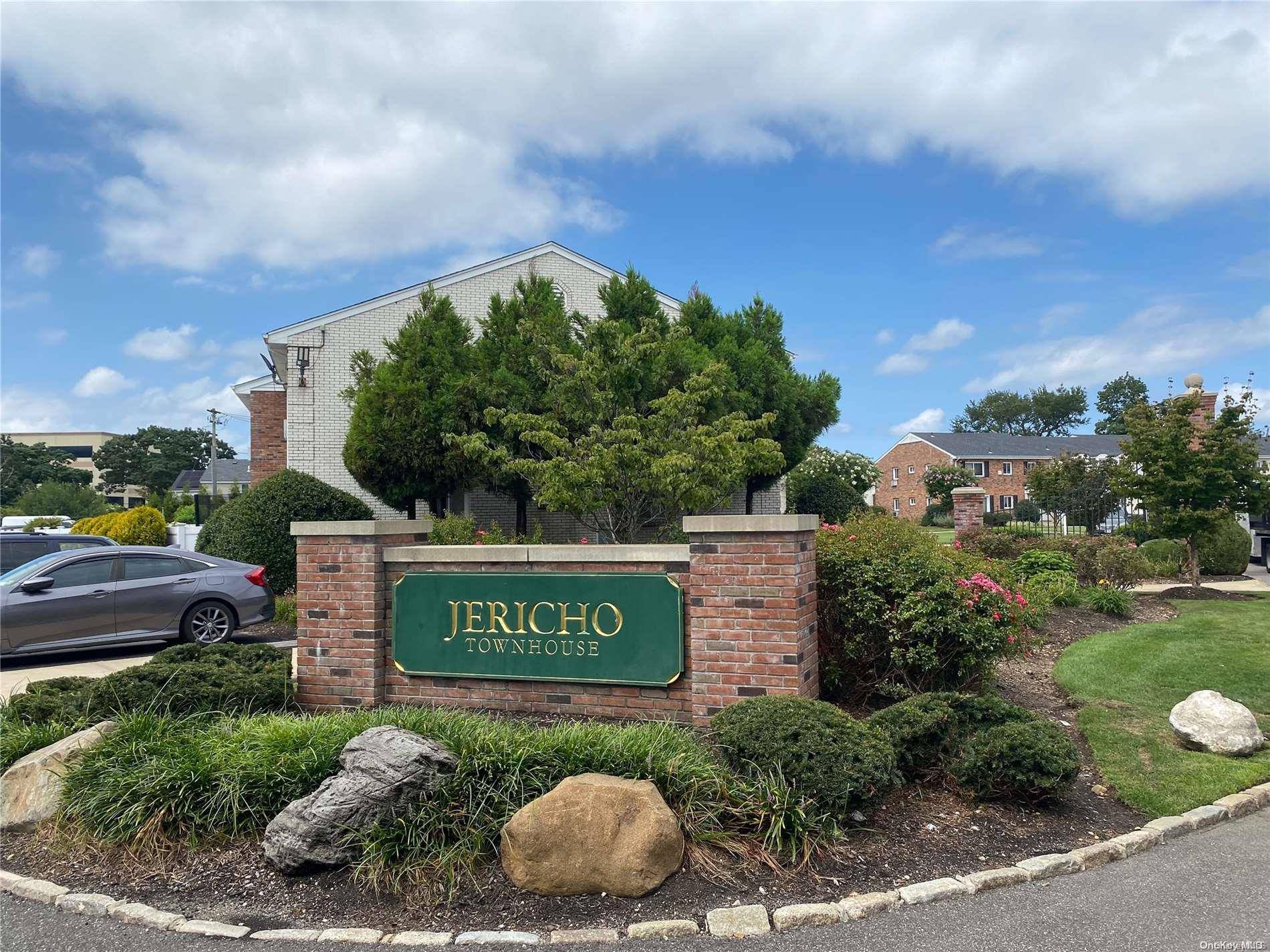 Jericho, NY 11753,120 Dawson LN