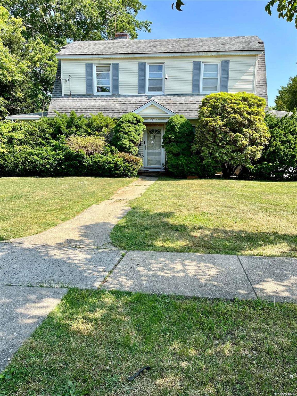 Baldwin, NY 11510,581 Grimm PL