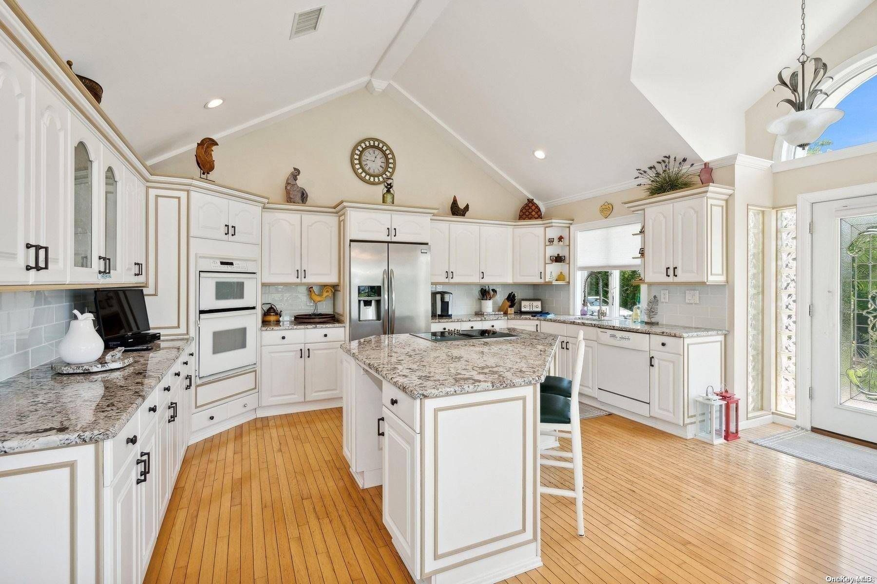 Hampton Bays, NY 11946,14C Penny LN