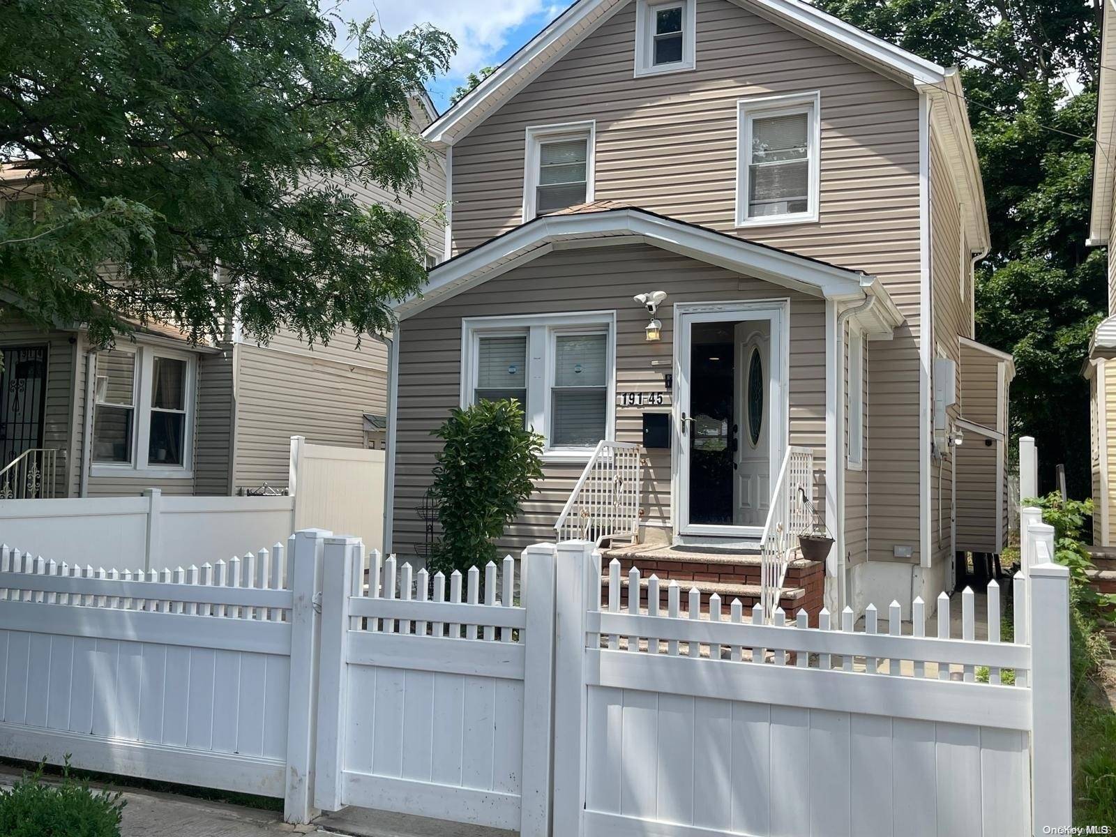 Saint Albans, NY 11412,191-45 114th DR