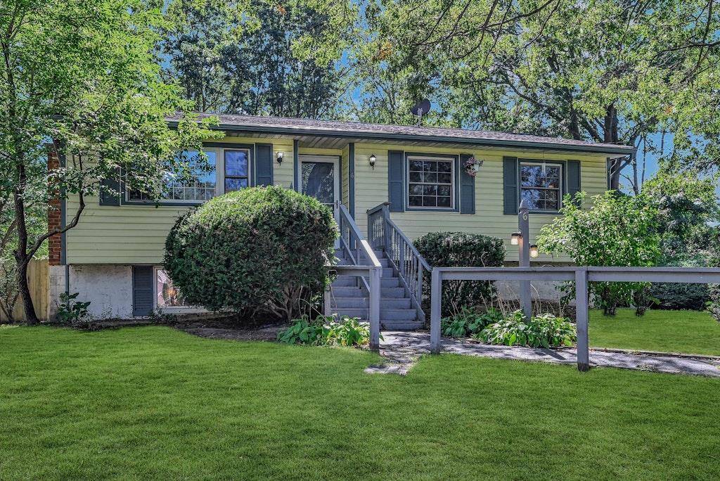 Port Jefferson Station, NY 11776,6 Yale ST