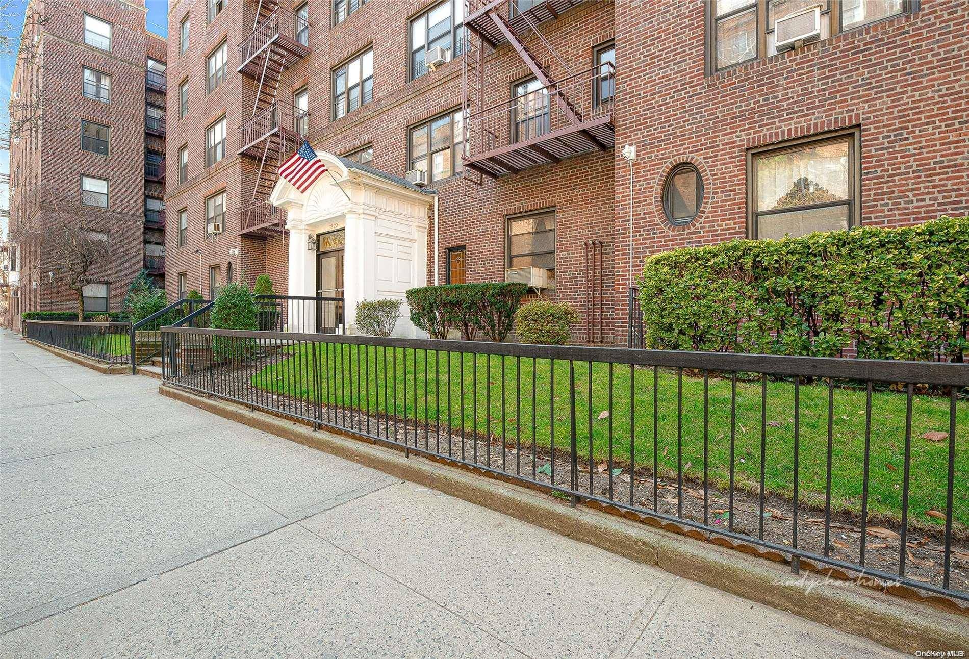 Forest Hills, NY 11375,73-20 Austin ST #4