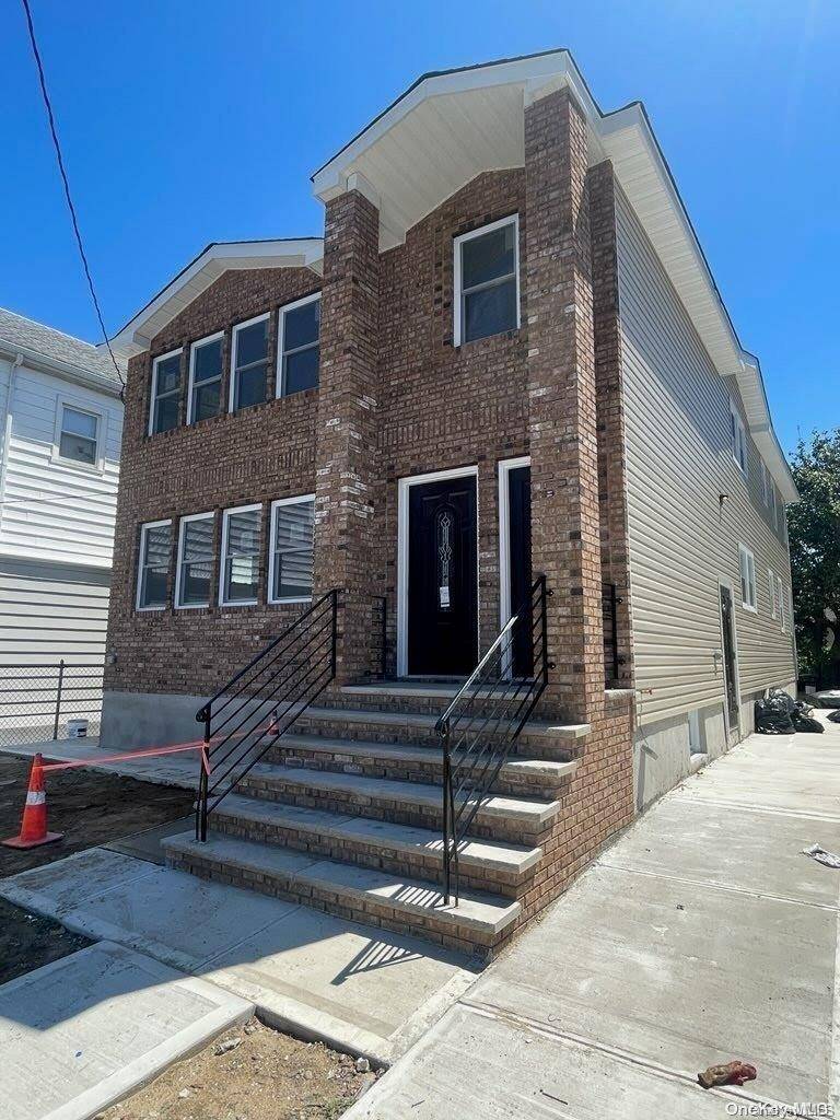 Springfield Gardens, NY 11413,226-06 147th AVE