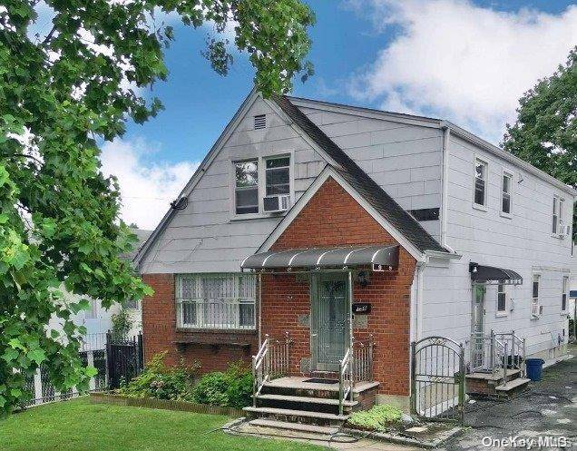 Floral Park, NY 11001,138 Cherry LN