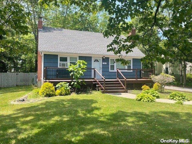 Shirley, NY 11967,385 Carnation DR