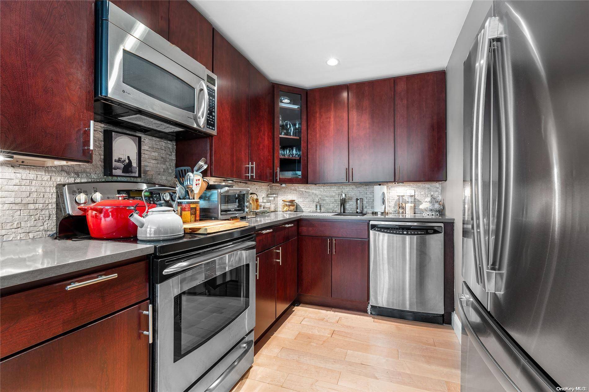 Beechhurst, NY 11357,162-20 9th Avenue #2A