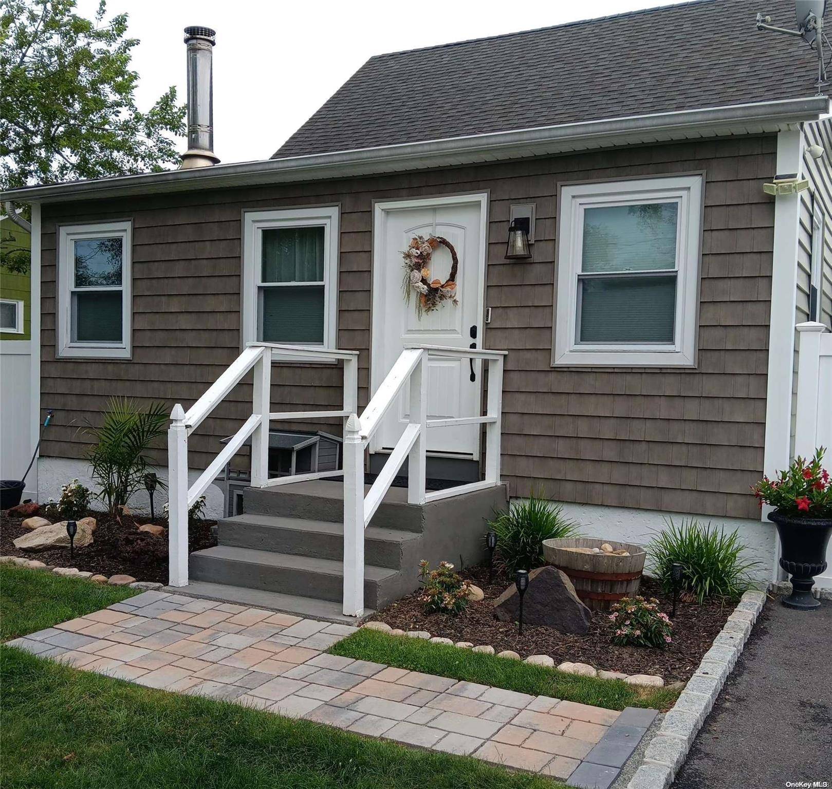 Shirley, NY 11967,112 Johns Neck RD