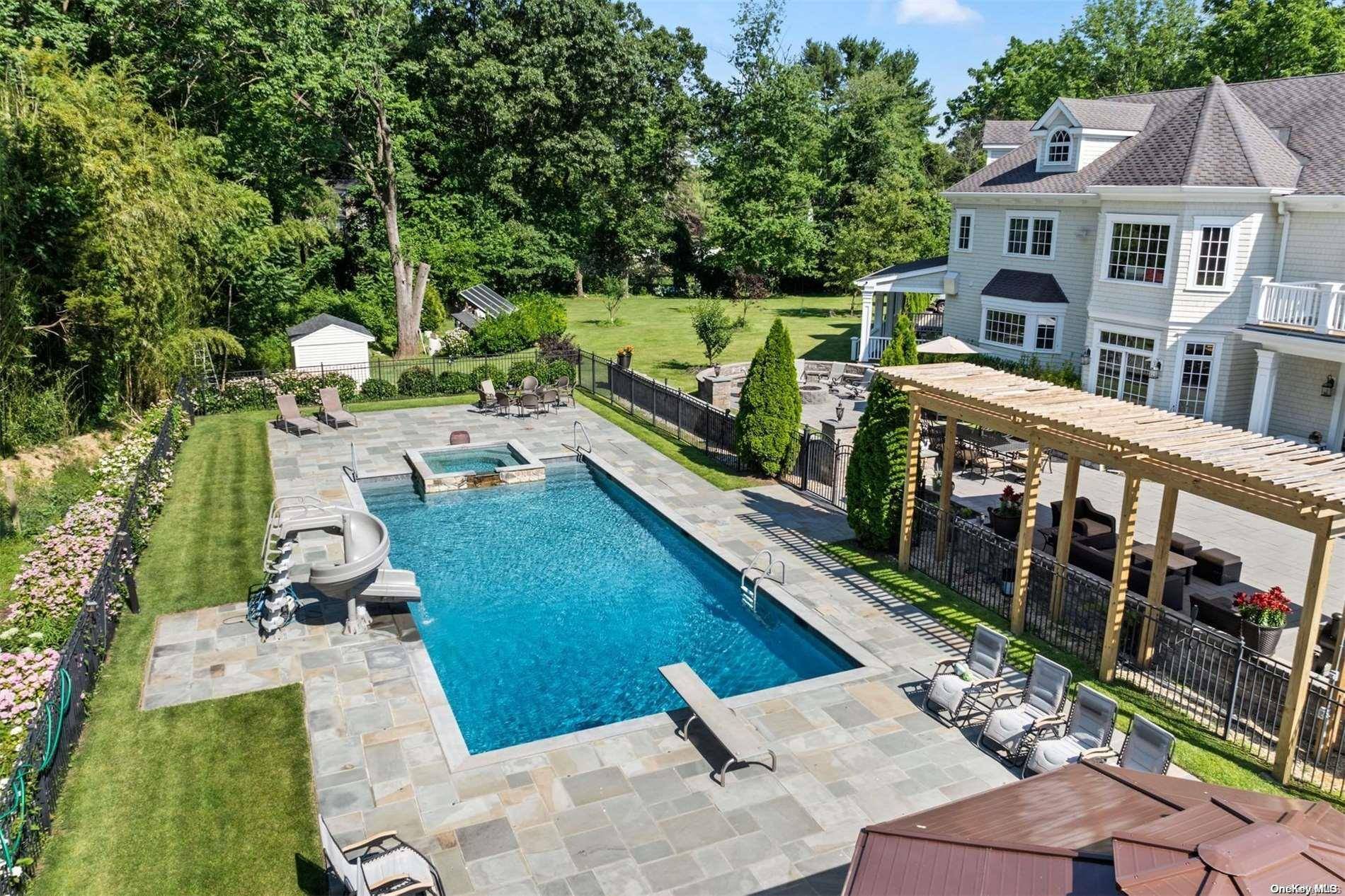 Cold Spring Harbor, NY 11724,6 Coleman CT