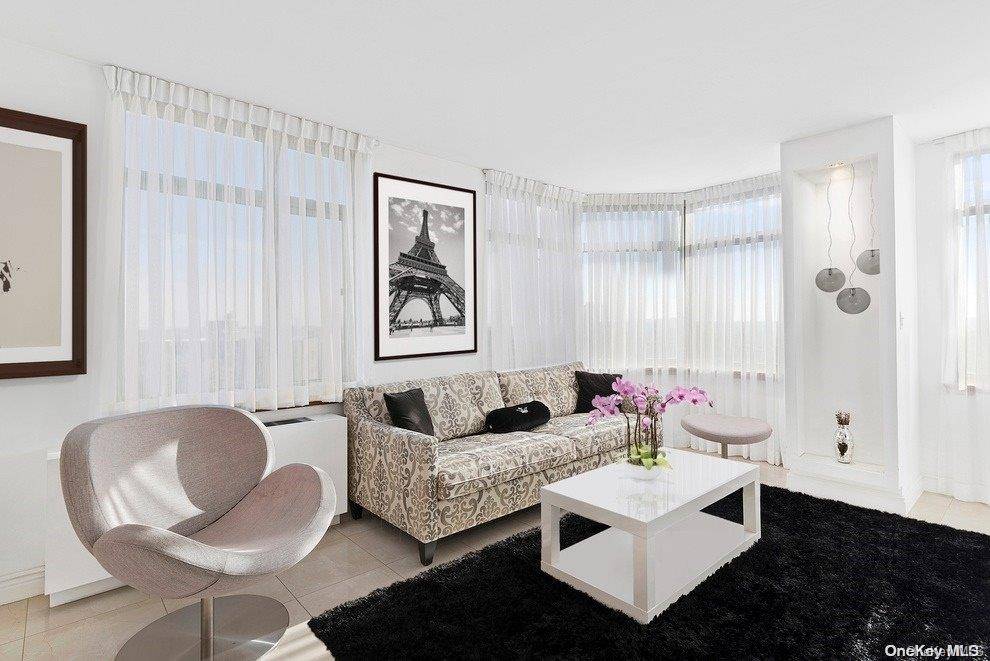 Forest Hills, NY 11375,112-01 Queens BLVD #8B