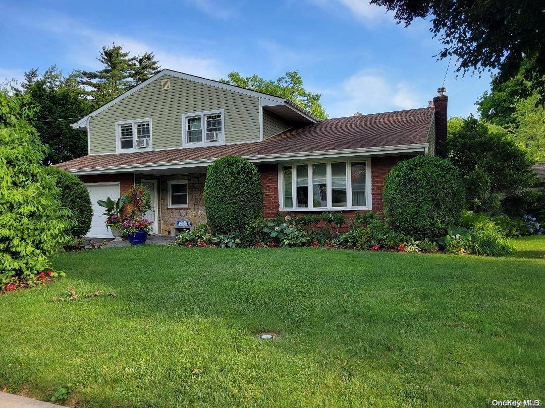 Westbury, NY 11590,526 Livingston ST