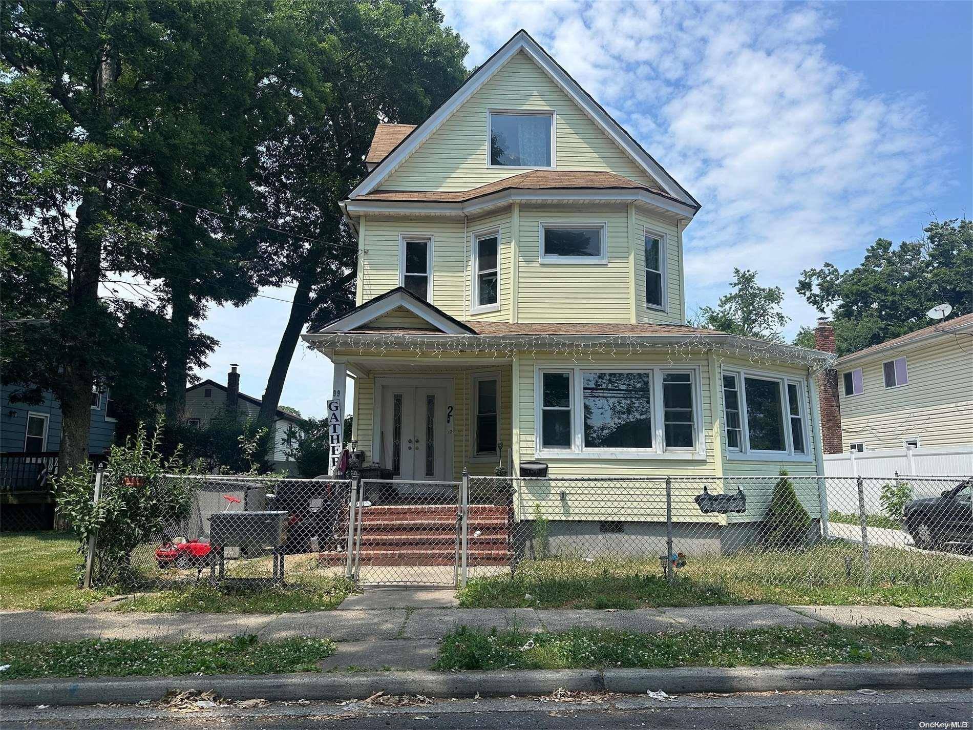 Freeport, NY 11520,99 Colonial AVE #2