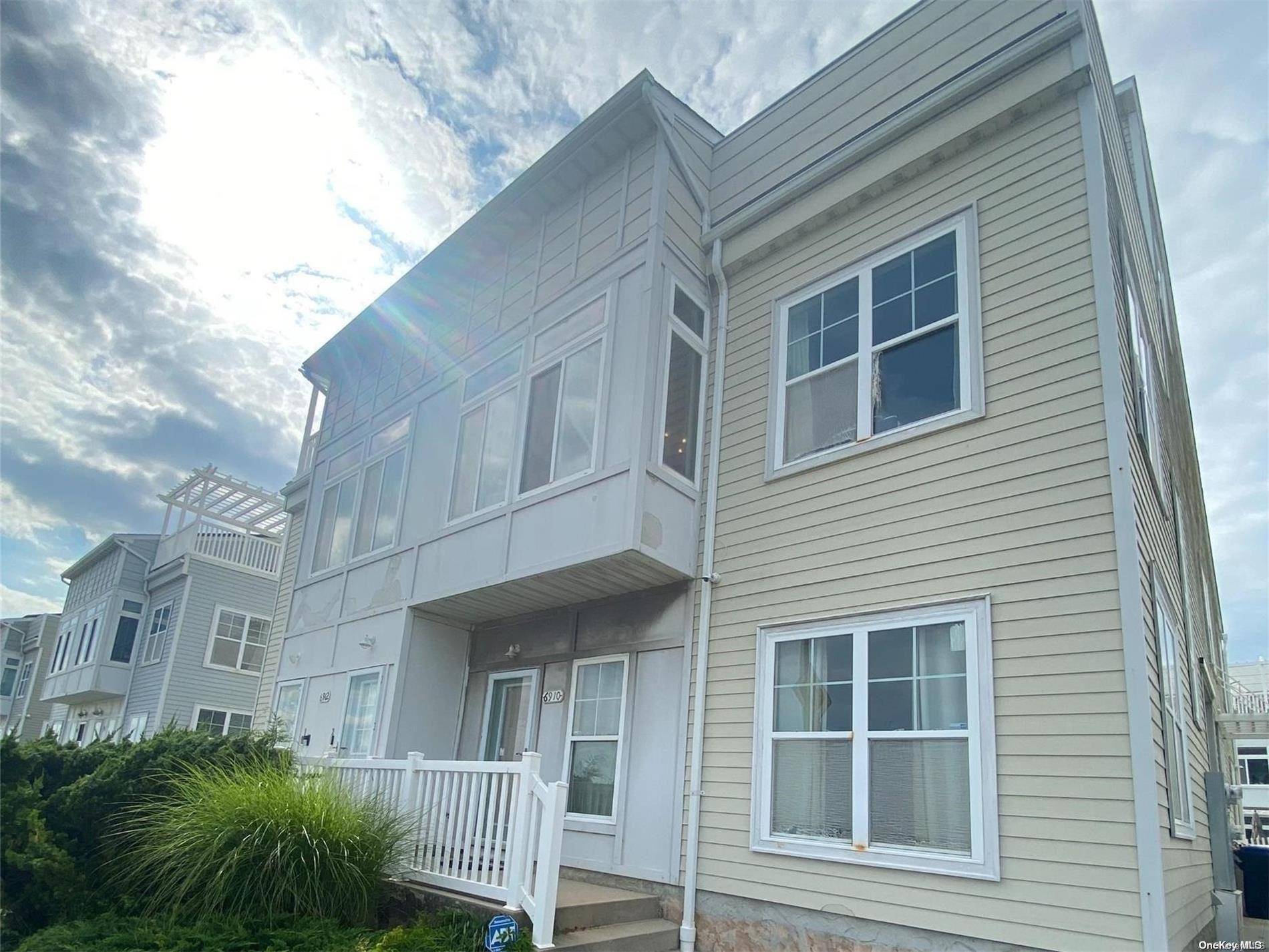 Arverne, NY 11692,69-10 Beach Front RD