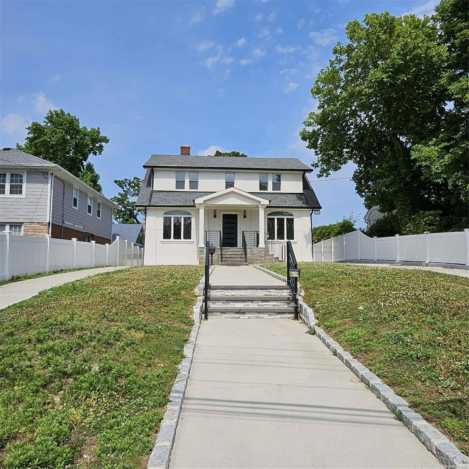 Holliswood, NY 11423,86-19 Palo Alto ST #WH