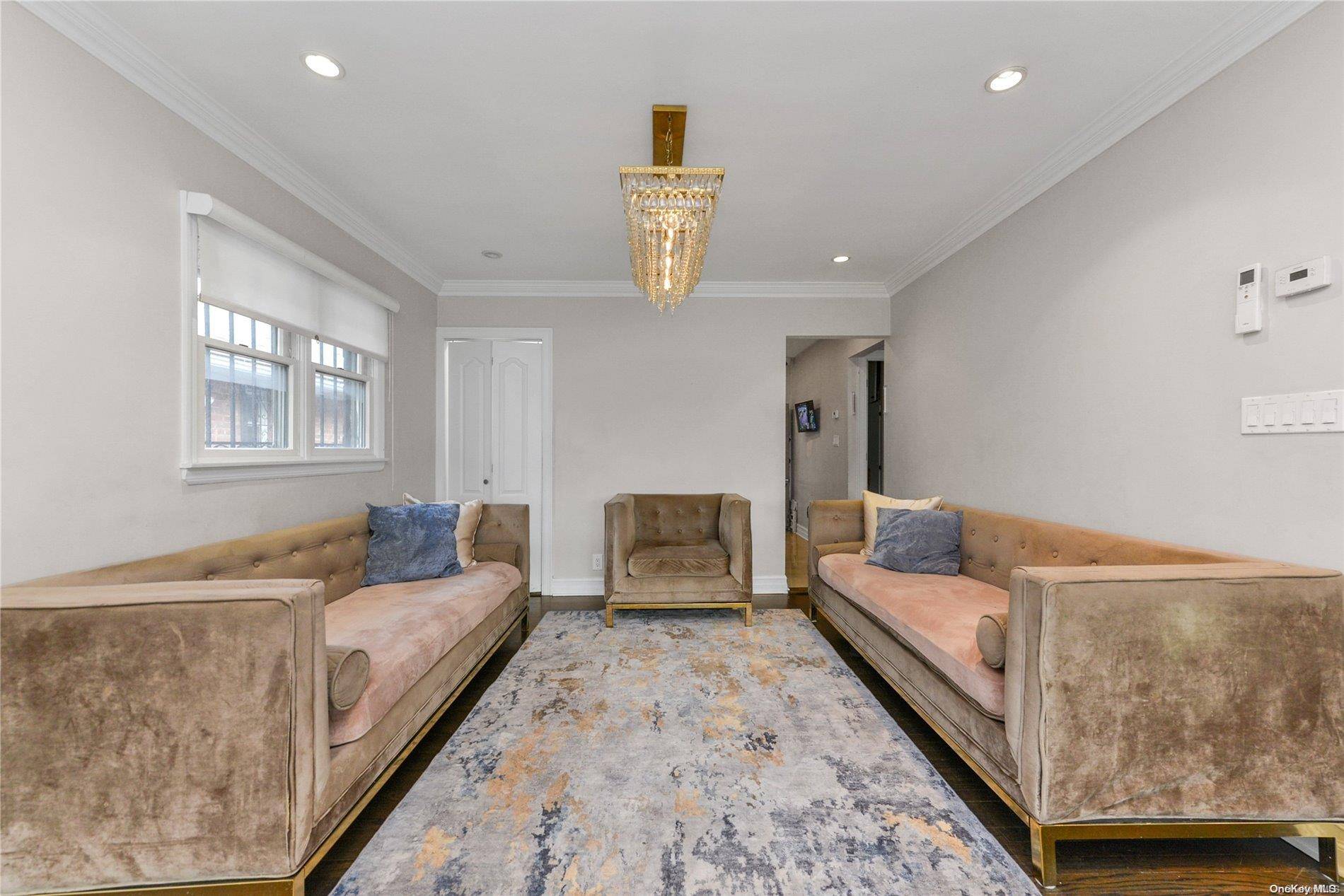 Kew Garden Hills, NY 11367,73-91 Park DR