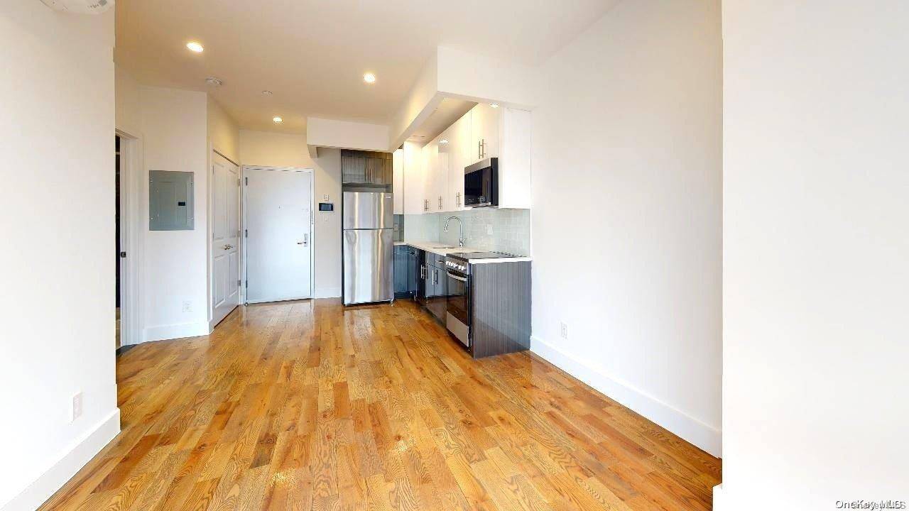 Briarwood, NY 11435,138-28 Queens BLVD #4B