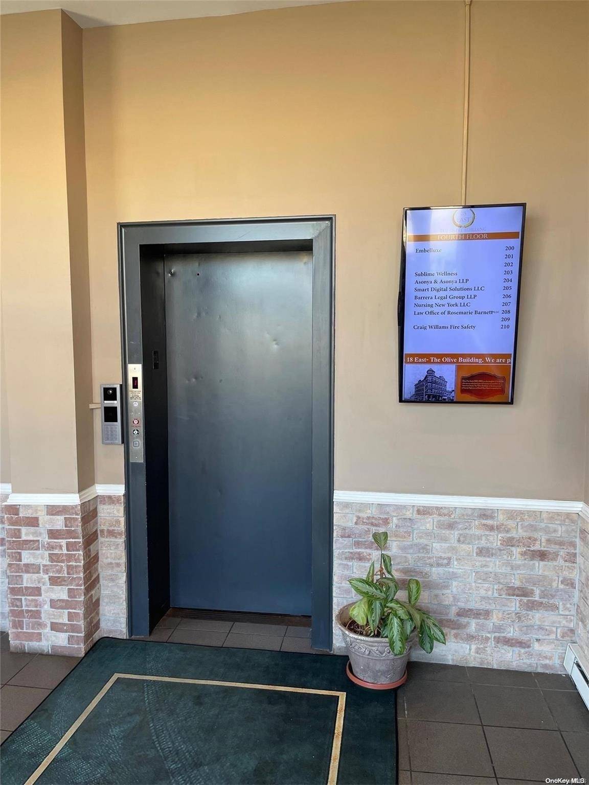 Freeport, NY 11520,18 E Sunrise HWY #3C