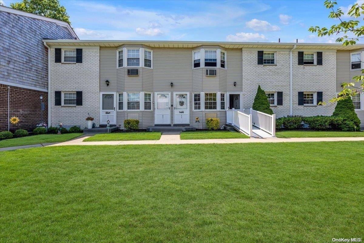 Oakdale, NY 11769,3217 Wilshire LN #3217