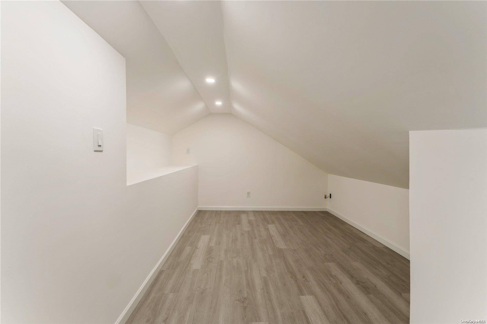 Bethpage, NY 11714,30 Crestline AVE