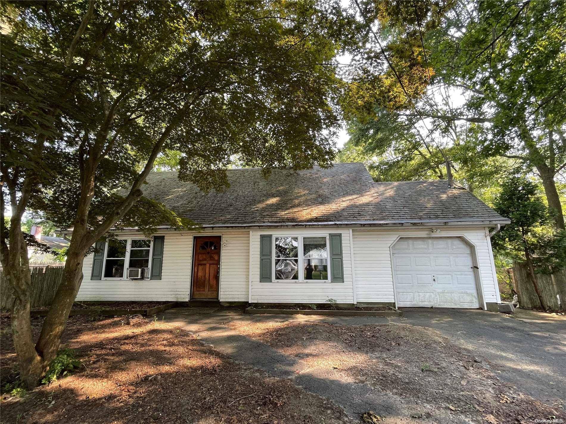 Shirley, NY 11967,150 E Waldorf DR