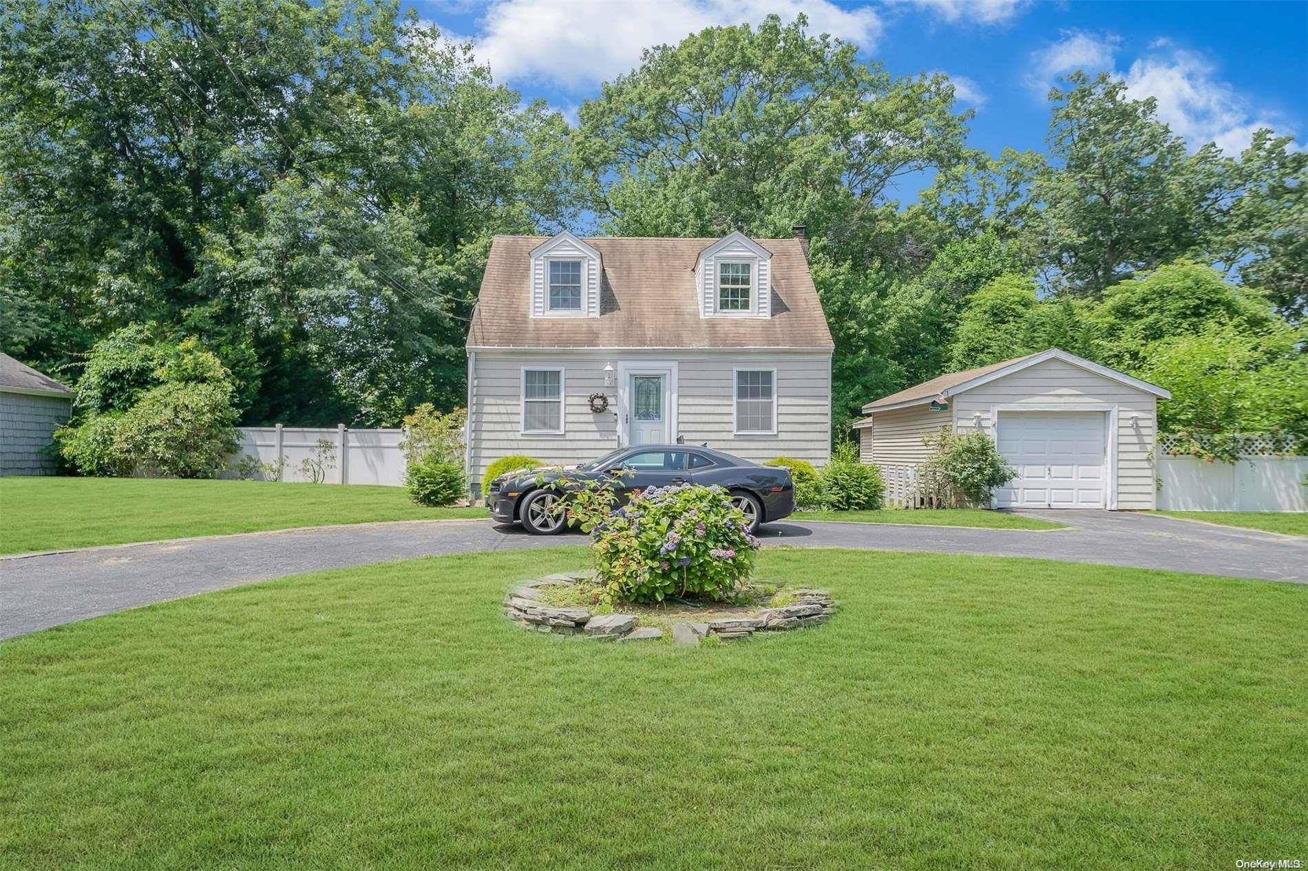 Smithtown, NY 11787,168 Brooksite DR