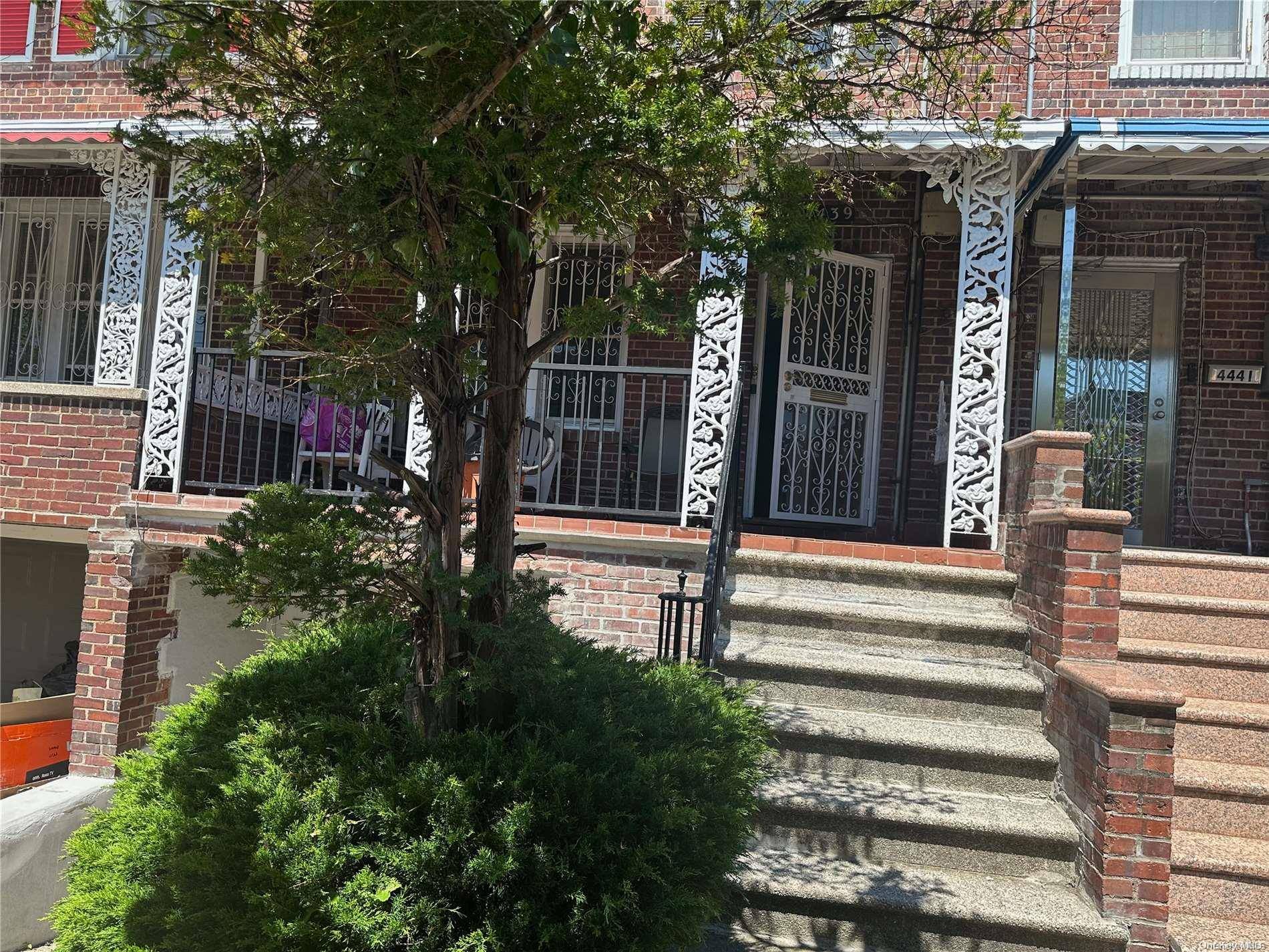 Bronx, NY 10466,4439 Byron AVE