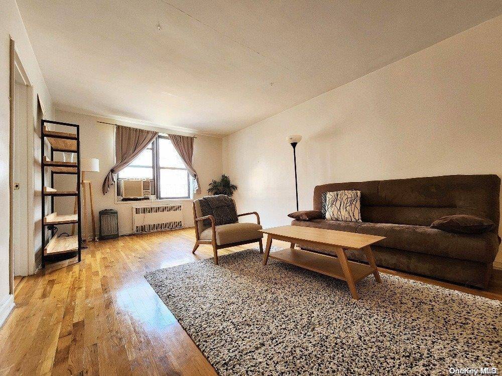 Forest Hills, NY 11375,67-30 Dartmouth Street #4B