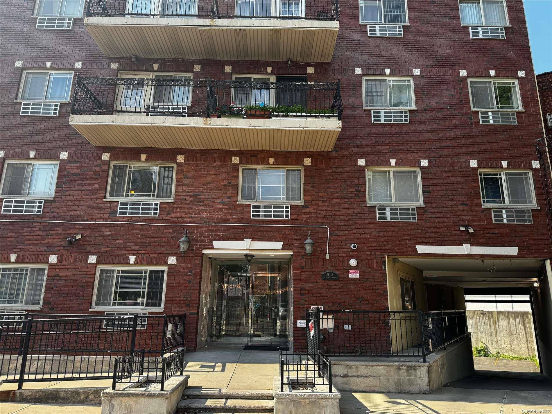 Elmhurst, NY 11373,76-17 46th AVE #4E