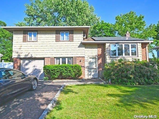 Old Bethpage, NY 11804,10 John DR