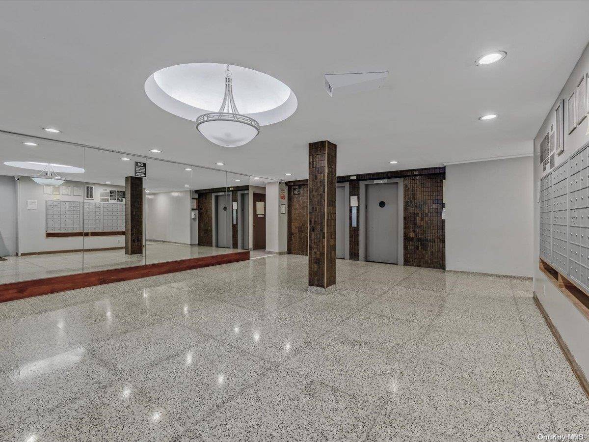 Rego Park, NY 11374,66-10 Thornton PL #3B