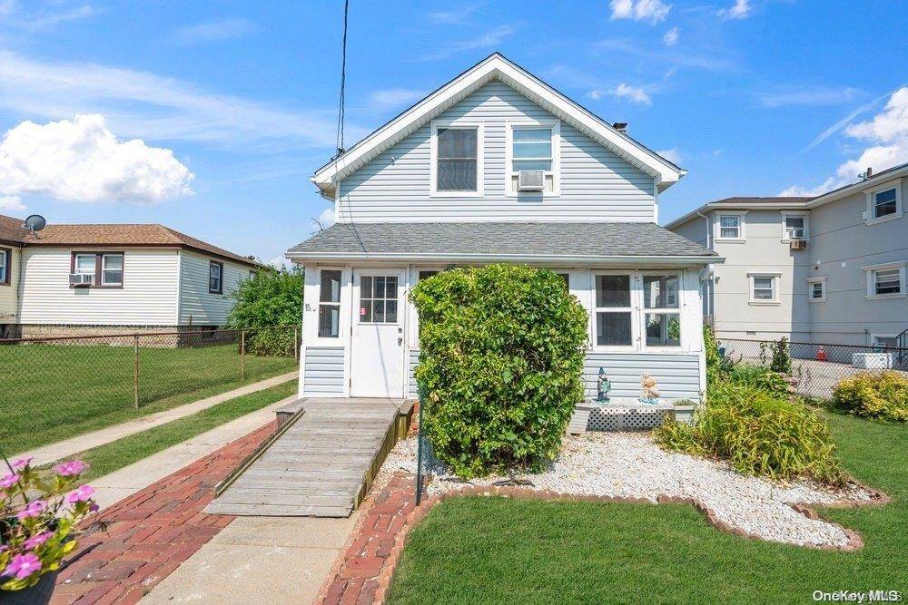 East Rockaway, NY 11518,85 1st AVE