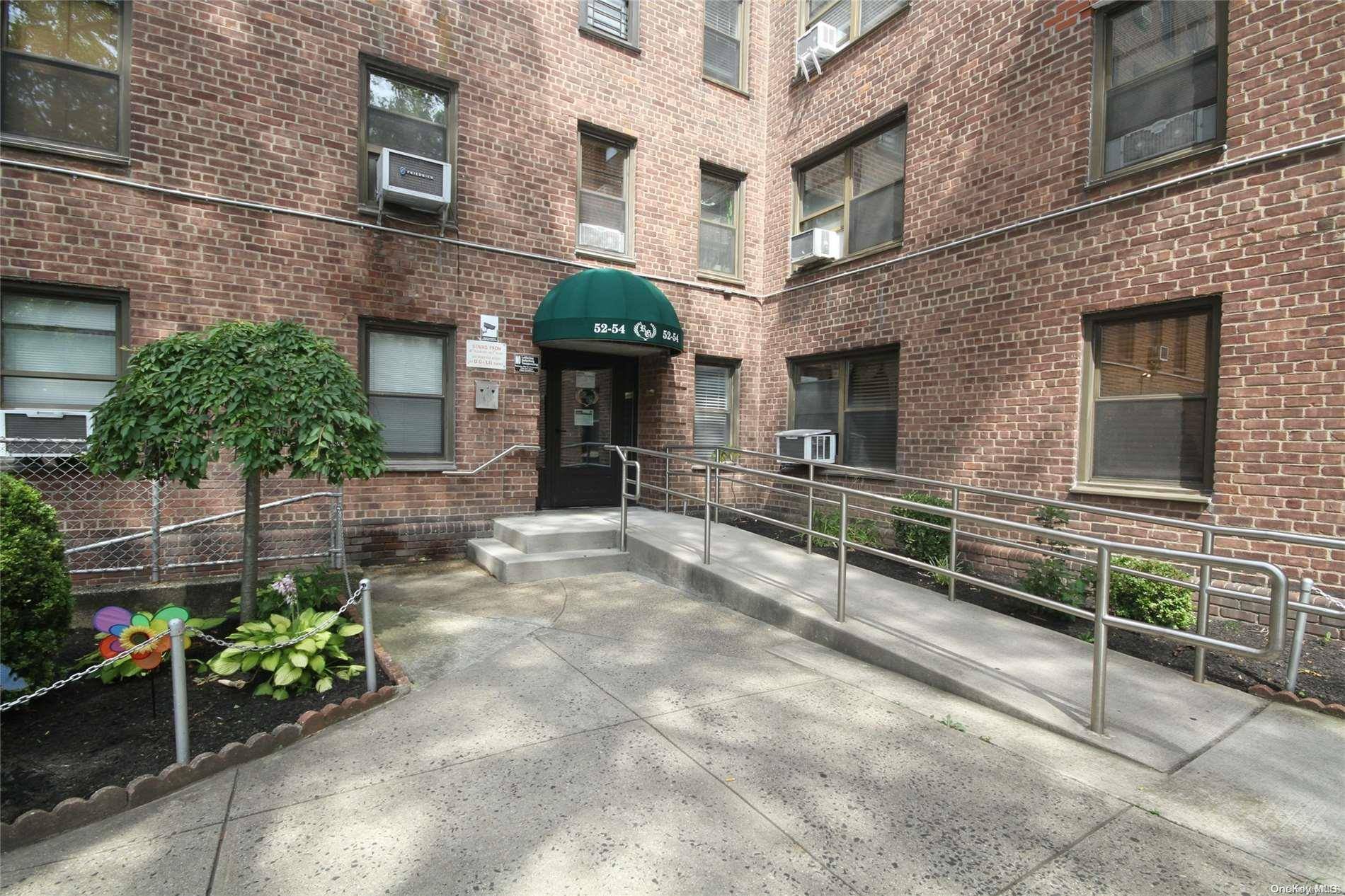 Maspeth, NY 11378,52-54 65th PL #1H