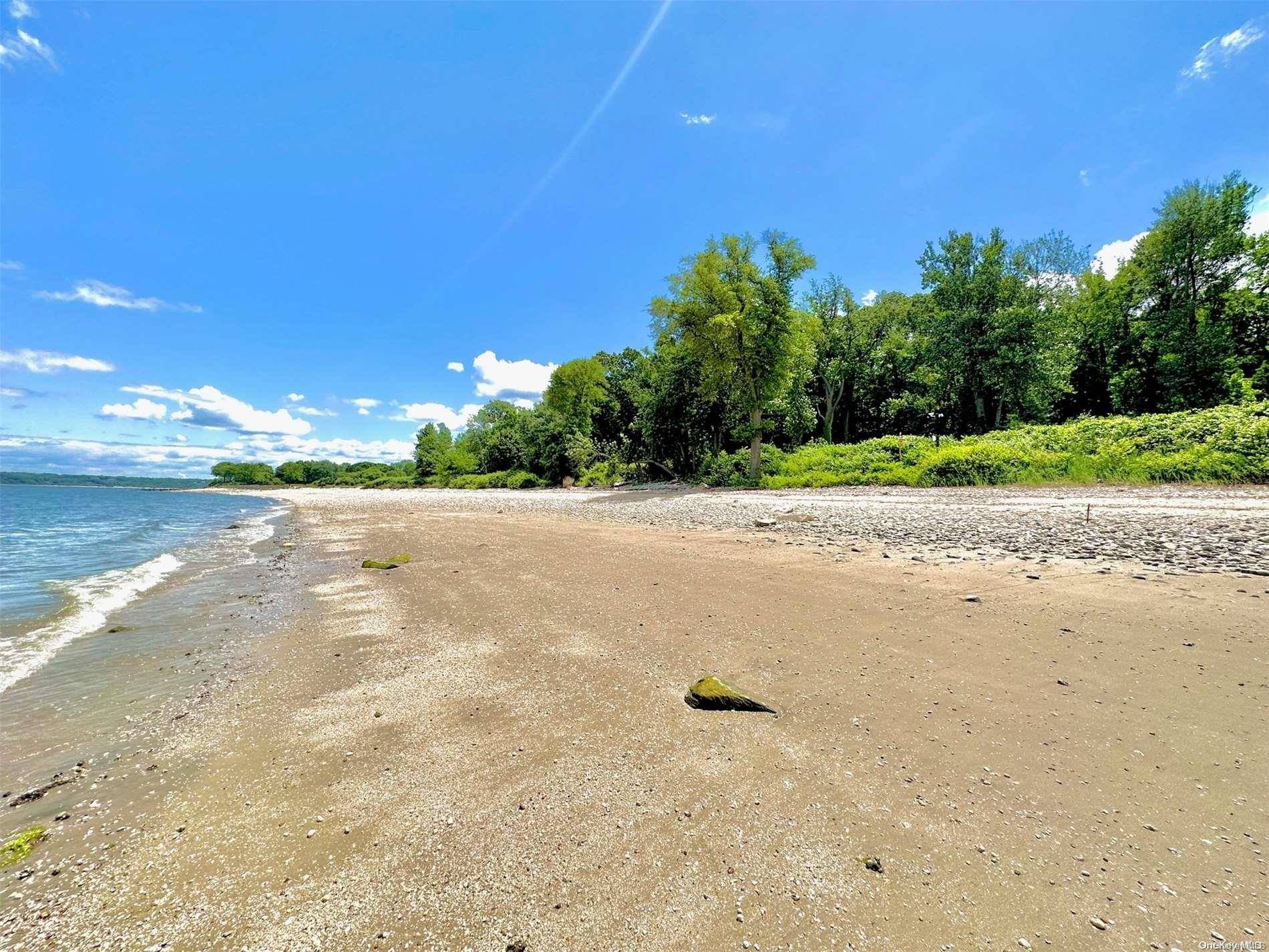 Oyster Bay, NY 11771,144 Centre Island RD