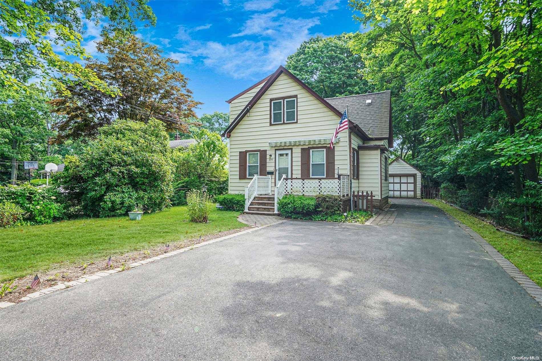 Bay Shore, NY 11706,1193 Brookdale AVE