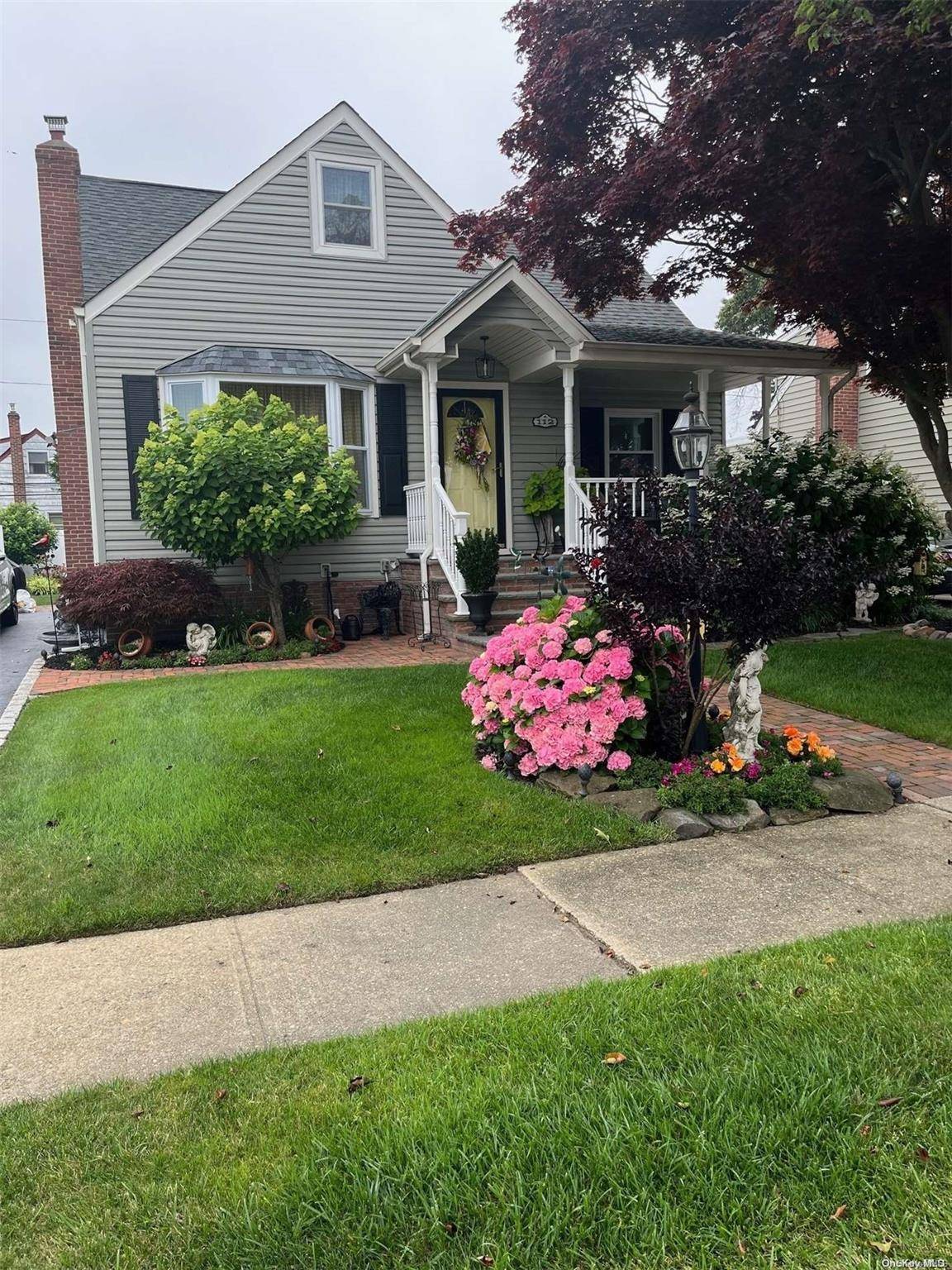 Lindenhurst, NY 11757,Address not disclosed