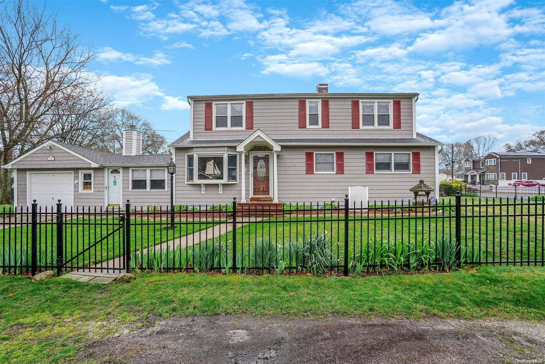 West Islip, NY 11795,1064 Celia ST