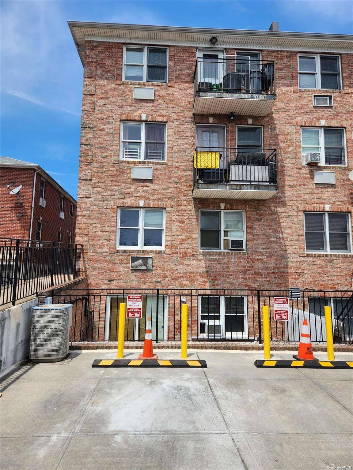 Flushing, NY 11358,199-04 47th AVE