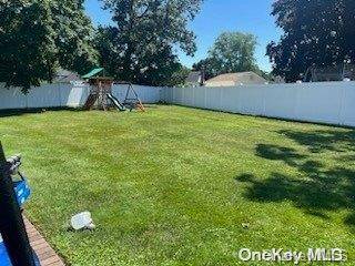 North Babylon, NY 11703,526 Narland LN