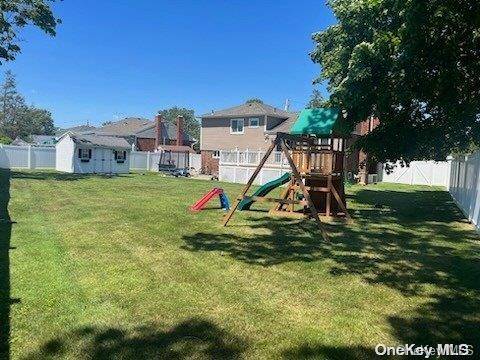 North Babylon, NY 11703,526 Narland LN