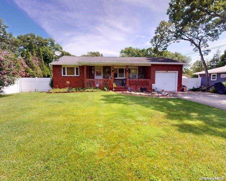 Ronkonkoma, NY 11779,2191 Feuereisen AVE