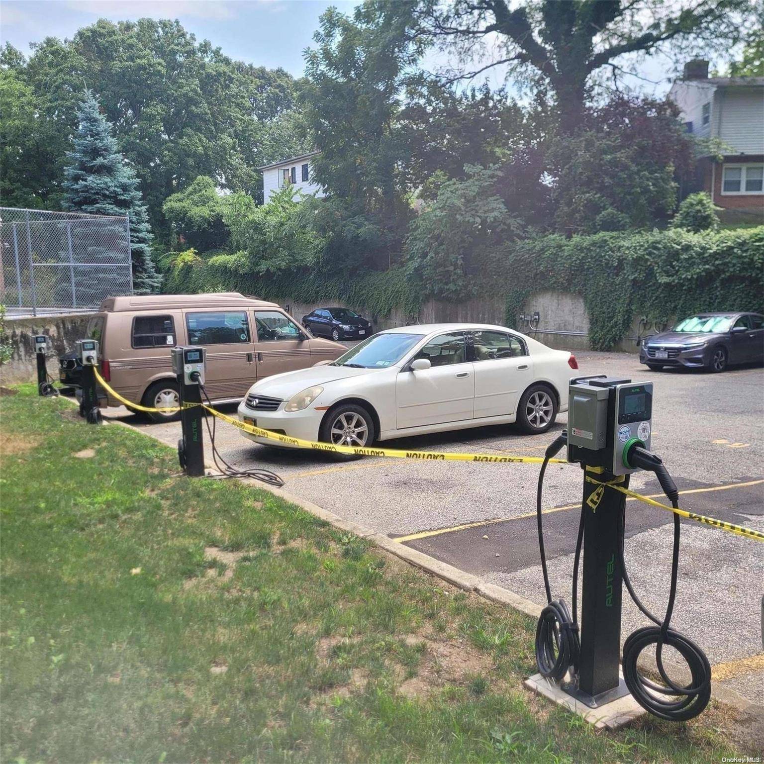 Holliswood, NY 11423,86-70 Francis Lewis BLVD #A-13