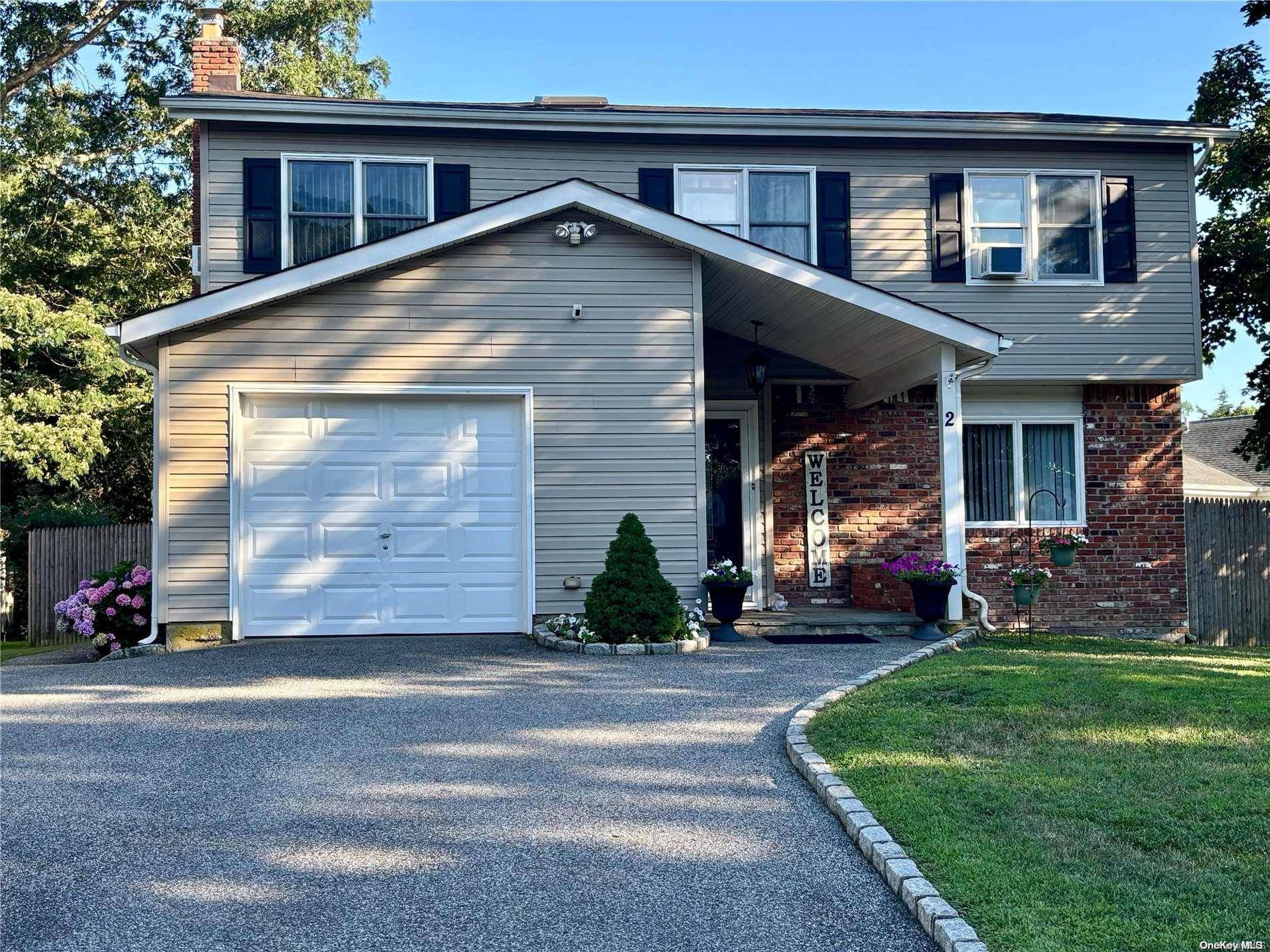 Holbrook, NY 11741,2 Maison CT