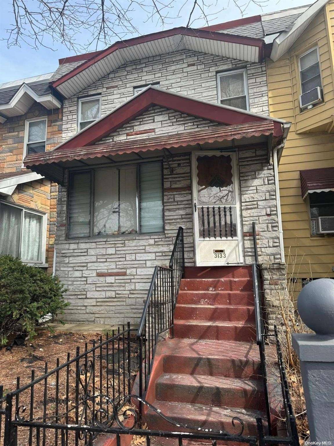 East Elmhurst, NY 11369,31-33 94th ST