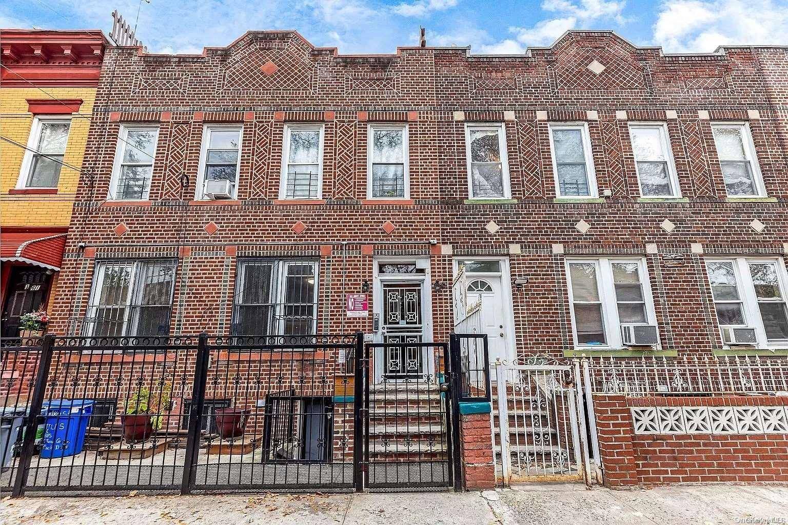 Brooklyn, NY 11212,363 Amboy ST #1F