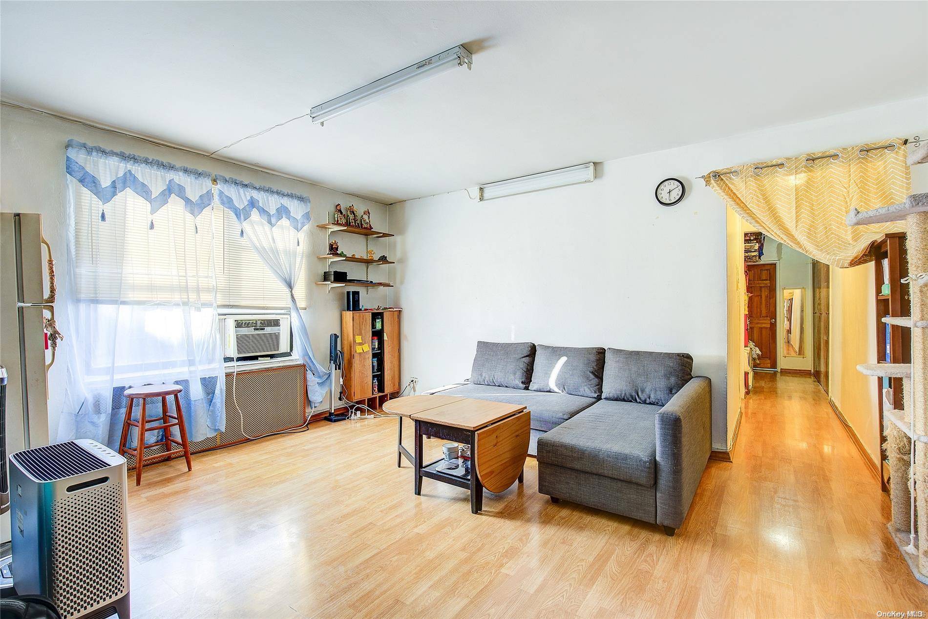 Elmhurst, NY 11373,44-25 Macnish Street #6D